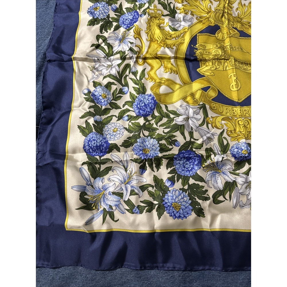 Vintage Burberry Large Coat Of Arms Lion Floral Silk Scarf Vintage - Picture 4 of 14